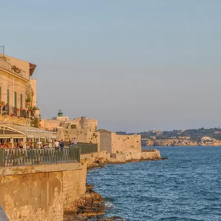 Lovely In Siracusa With Wifi