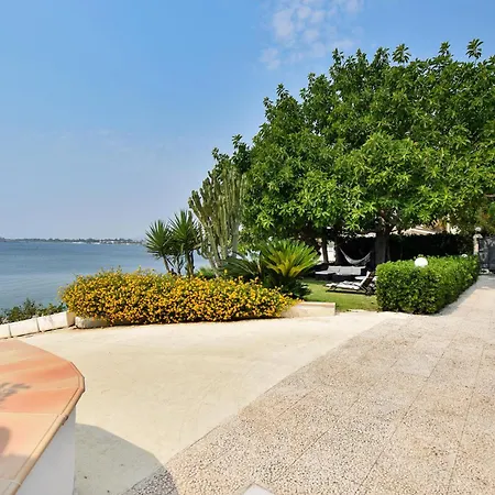 Lovely In Siracusa With Wifi Сиракузы